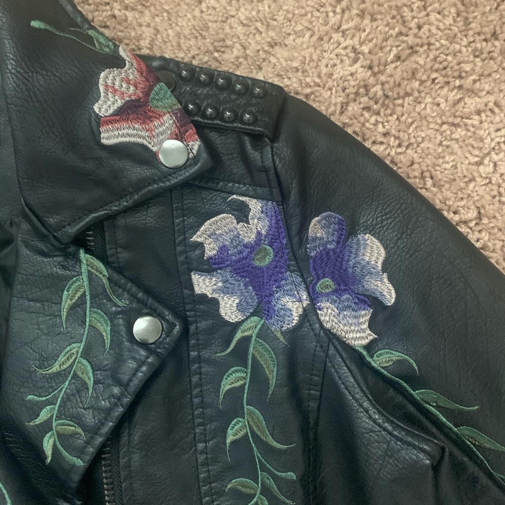 Leather jacket - Picture 2 of 3